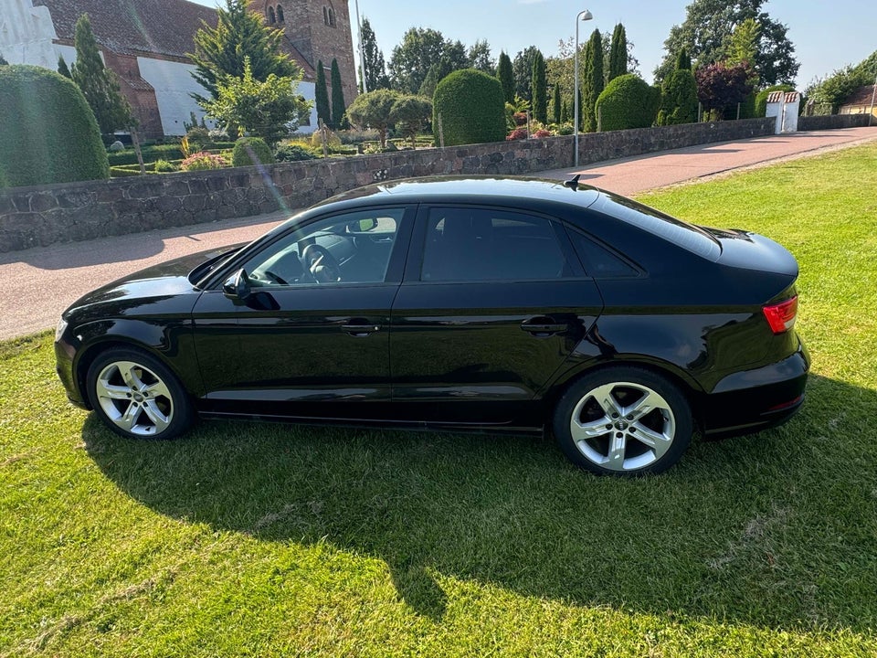 Audi A3 2,0 TDi 150 Sport S-tr. 4d