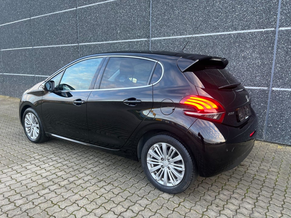 Peugeot 208 1,6 BlueHDi 100 Desire Sky 5d