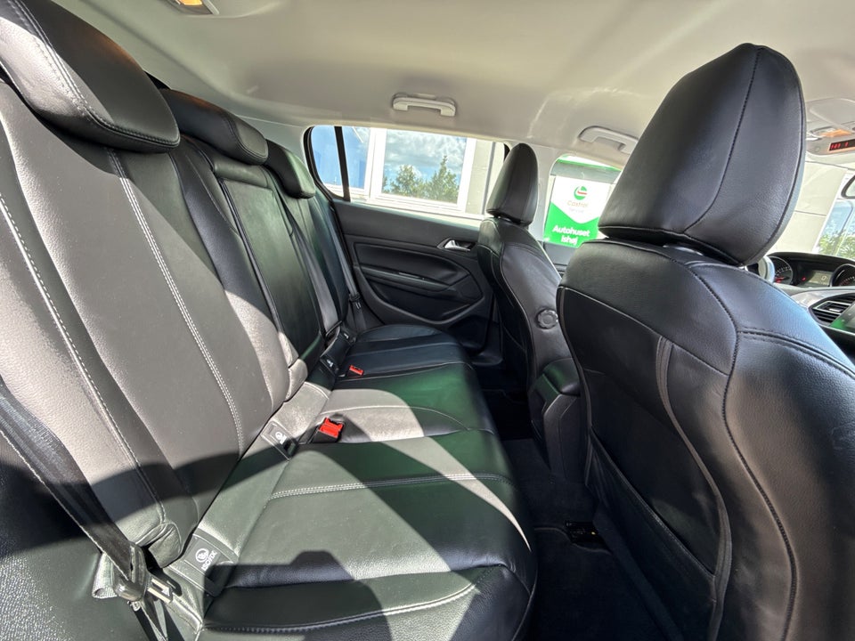 Peugeot 308 1,6 THP 125 Active 5d