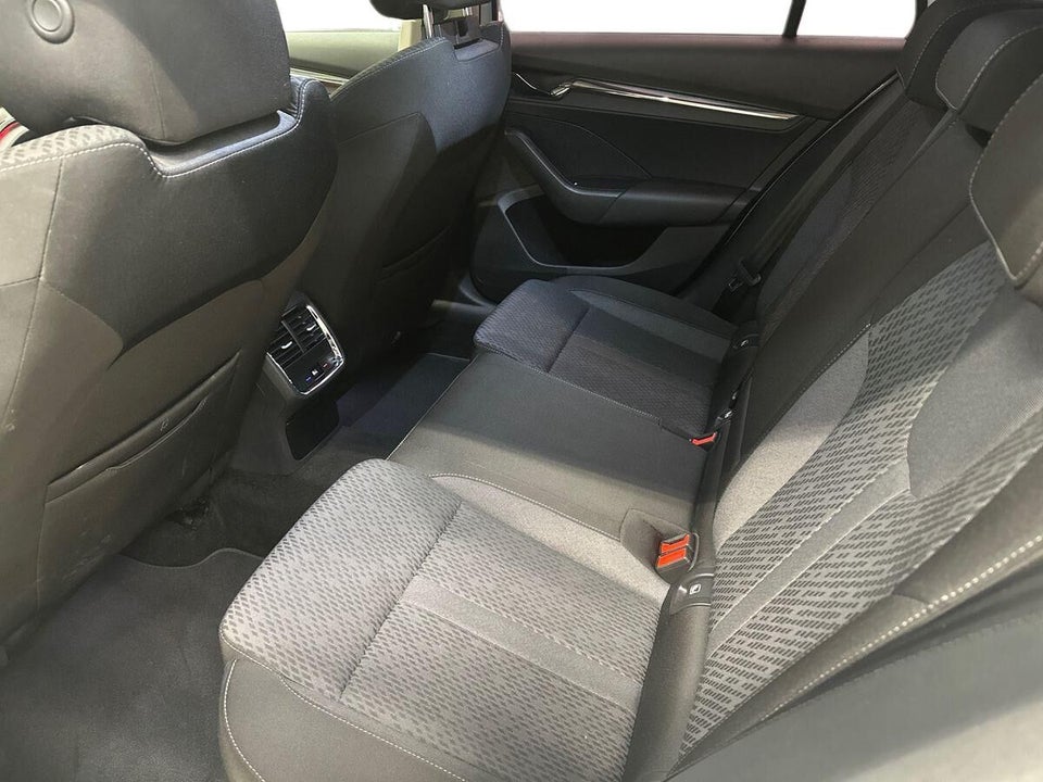 Skoda Octavia 1,4 TSi iV Plus Combi DSG 5d