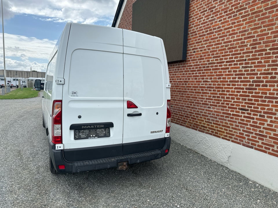 Renault Master III T35 2,3 dCi 170 L2H2 Kassevogn