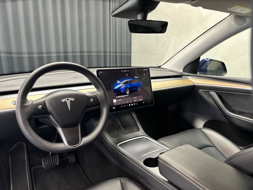 Tesla Model Y Long Range AWD 5d