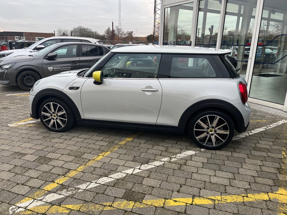 MINI Cooper SE Classic Trim 3d