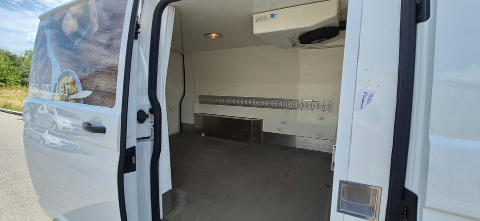 VW Transporter 2,0 TDi 84 Kassevogn kort