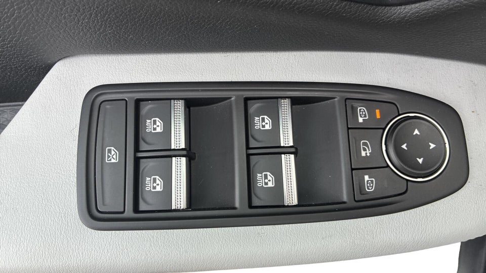 Renault Scenic E-Tech 87 Iconic 5d