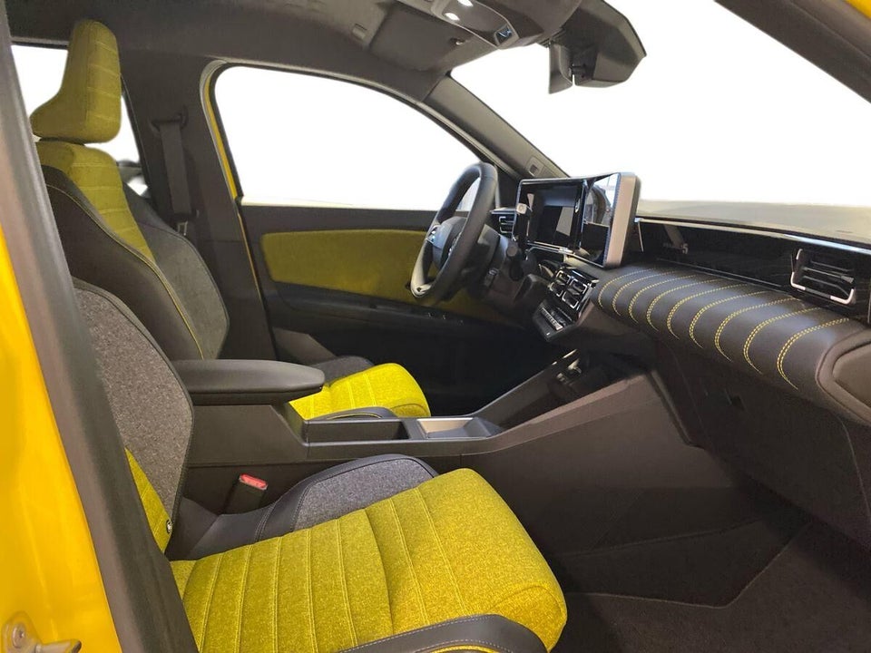 Renault 5 E-Tech 52 Iconic 5d