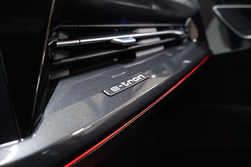 Audi Q4 e-tron 40 S-line 5d