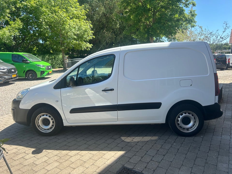 Peugeot Partner 1,6 BlueHDi 100 L1 Premium Van 5d