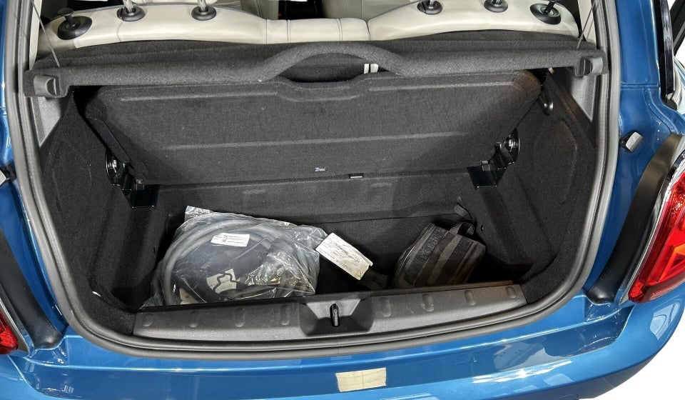 MINI Cooper SE Camden Edition 3d