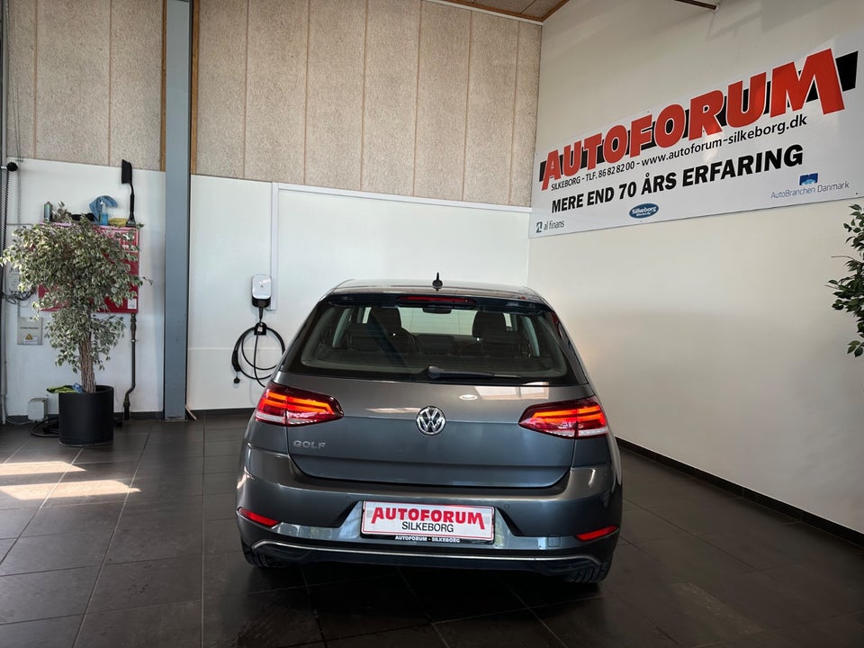 VW Golf VII 1,6 TDi 115 IQ.Drive DSG 5d