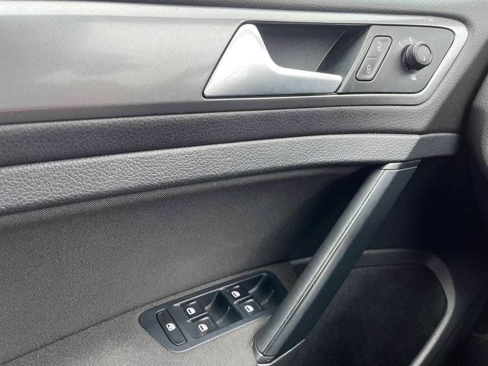 VW Golf VII 1,4 TSi 122 Highline BMT 5d