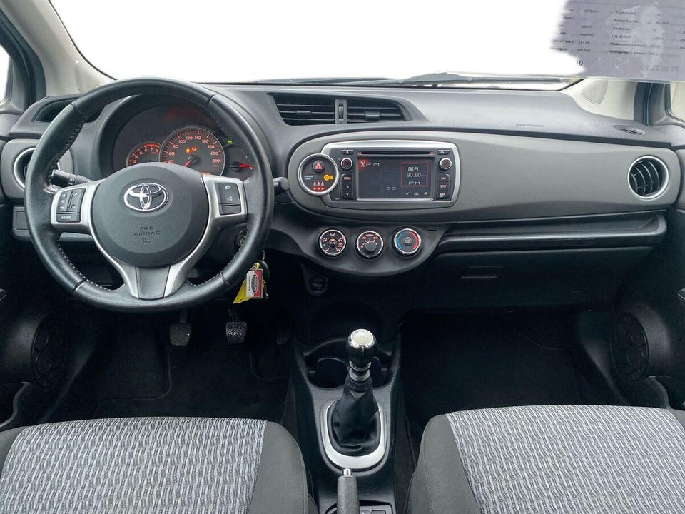 Toyota Yaris 1,3 VVT-i T2 5d