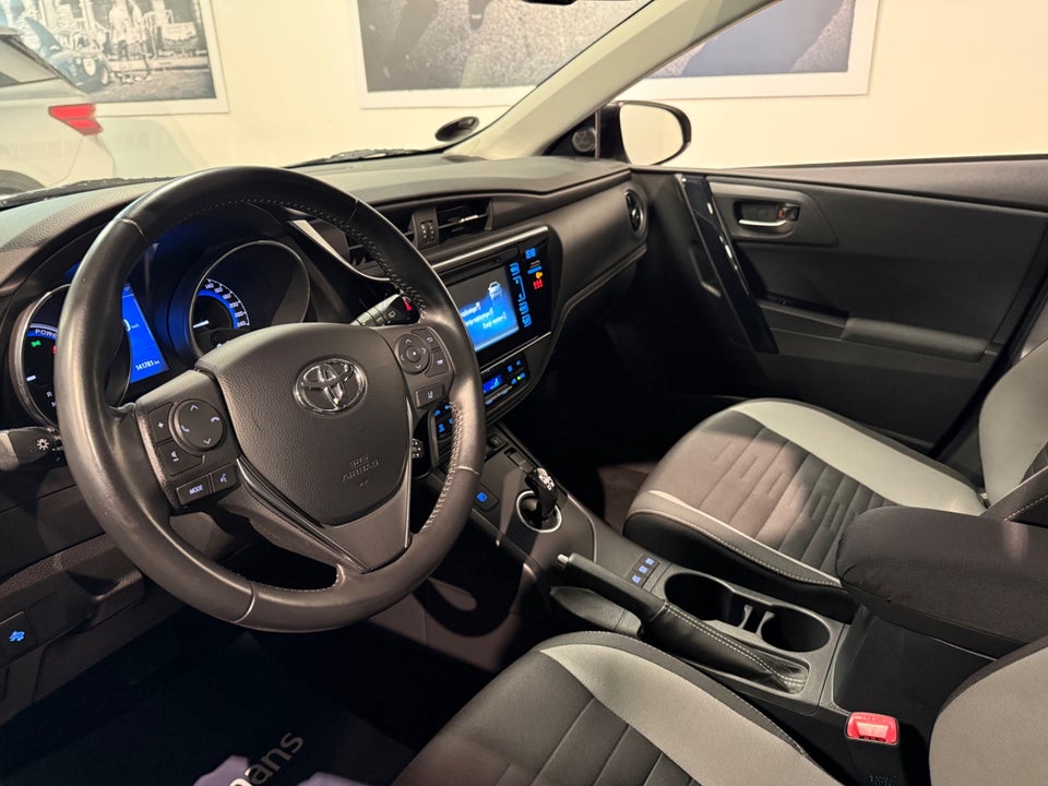 Toyota Auris 1,8 Hybrid H2 Comfort Touring Sports CVT 5d