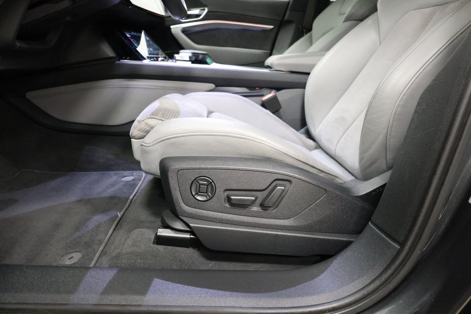 Audi e-tron 55 S-line quattro 5d