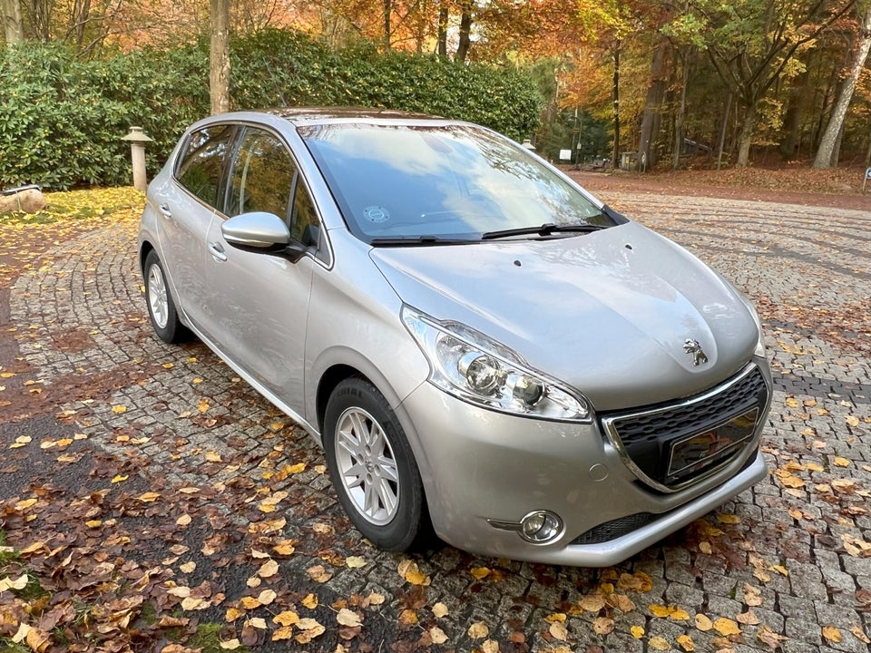 Peugeot 208 1,2 VTi Allure 5d