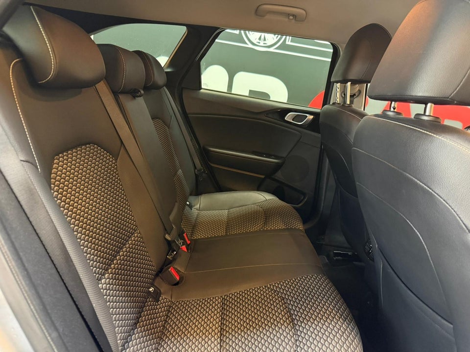 Kia Ceed 1,6 PHEV Upgrade Premium SW DCT 5d