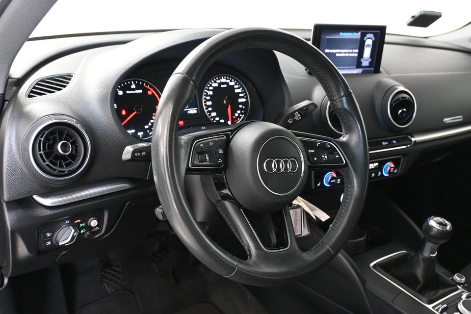 Audi A3 30 TDi Sportback 5d