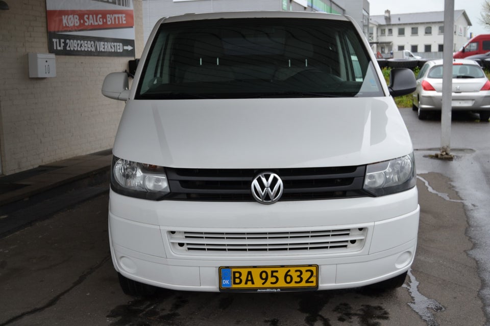 VW Transporter 2,0 TDi 140 Kassevogn lang 4d