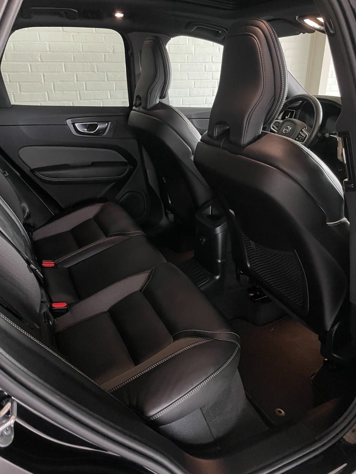 Volvo XC60 2,0 T6 ReCharge Black Edition aut. AWD 5d