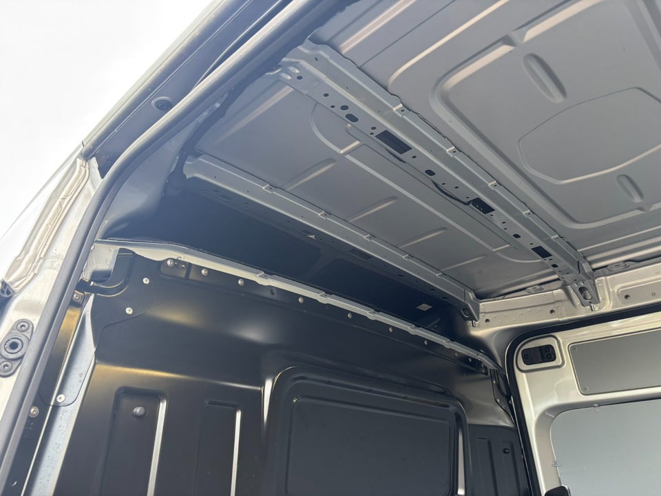 MAN TGE 2,0 3.180 Kassevogn L3H3 aut. FWD