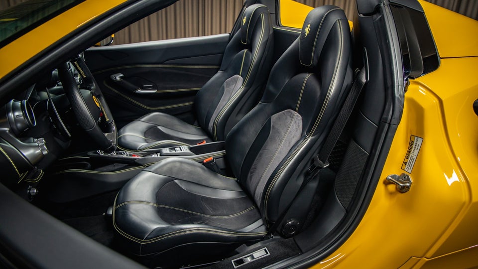 Ferrari F8 Spider 3,9 DCT 2d