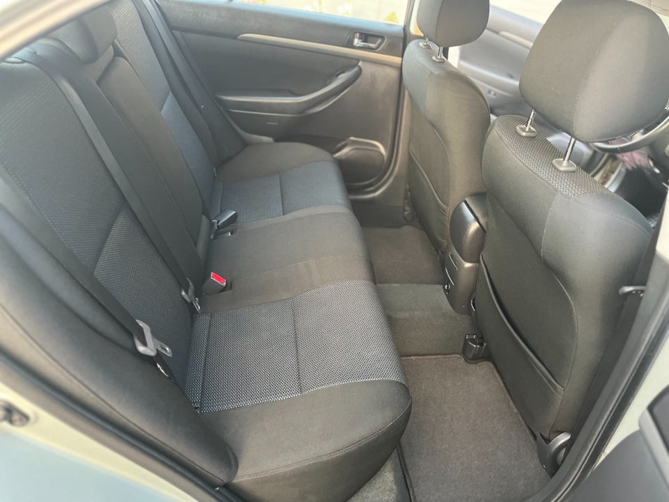 Toyota Avensis 1,8 VVT-i Sol 4d