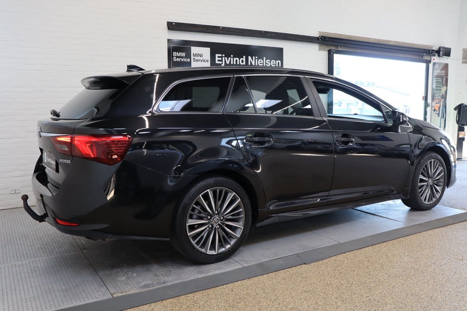 Toyota Avensis 1,8 VVT-i T2 Selected Touring Sports MDS 5d