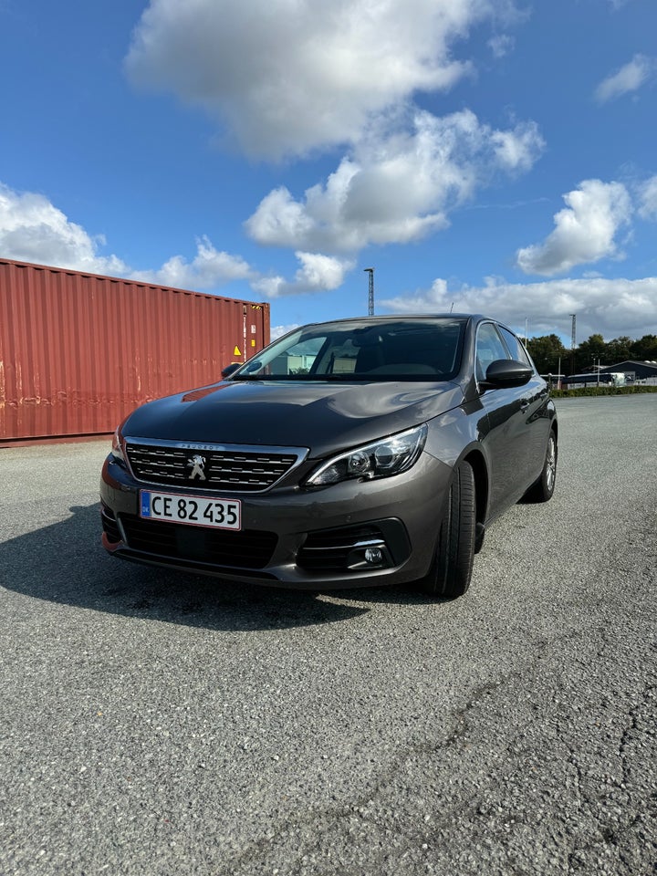 Peugeot 308 1,5 BlueHDi 130 Allure+ 5d