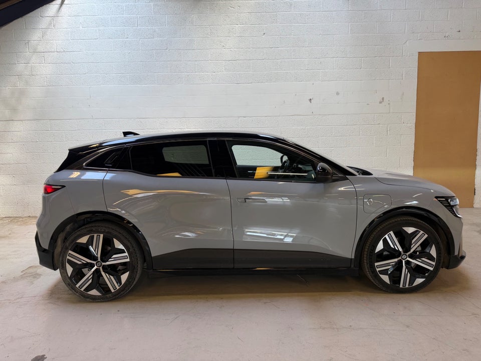 Renault Megane E-Tech 60 Iconic 5d