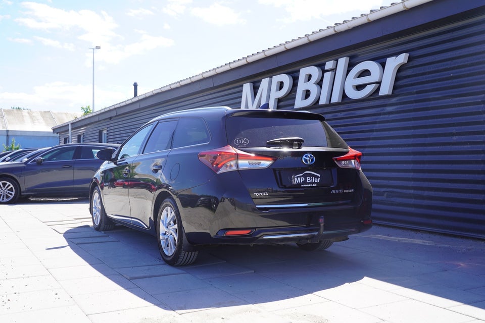 Toyota Auris 1,8 Hybrid H2 Comfort Touring Sports CVT 5d