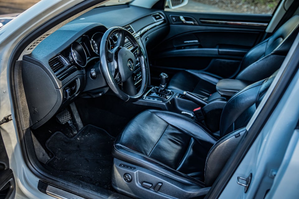 Skoda Superb 1,6 TDi 105 Ambition Combi DSG 5d