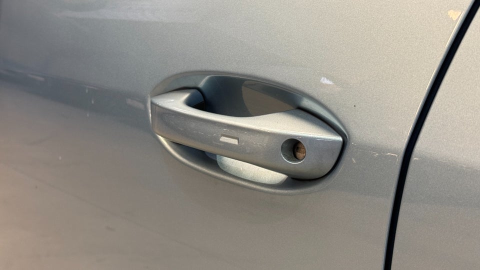 Ford Explorer 77 Premium Extended Range 5d