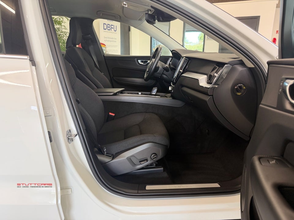 Volvo XC60 2,0 B4 197 Momentum aut. 5d