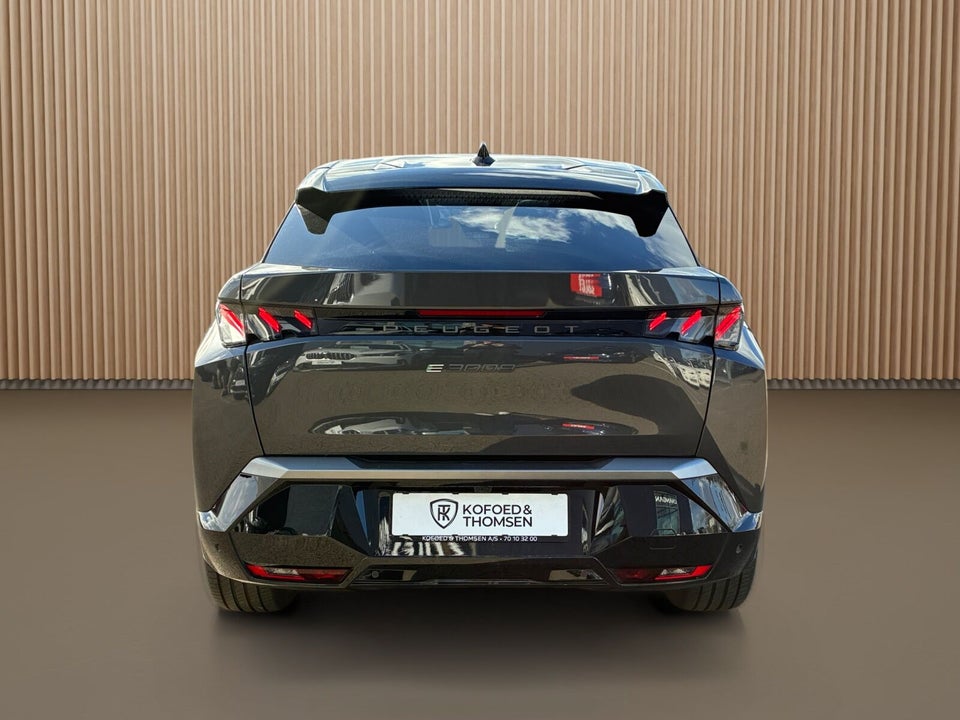 Peugeot e-3008 77 GT Pack 5d