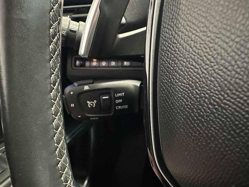 Peugeot 3008 1,6 Hybrid Allure Pack EAT8 Van 5d