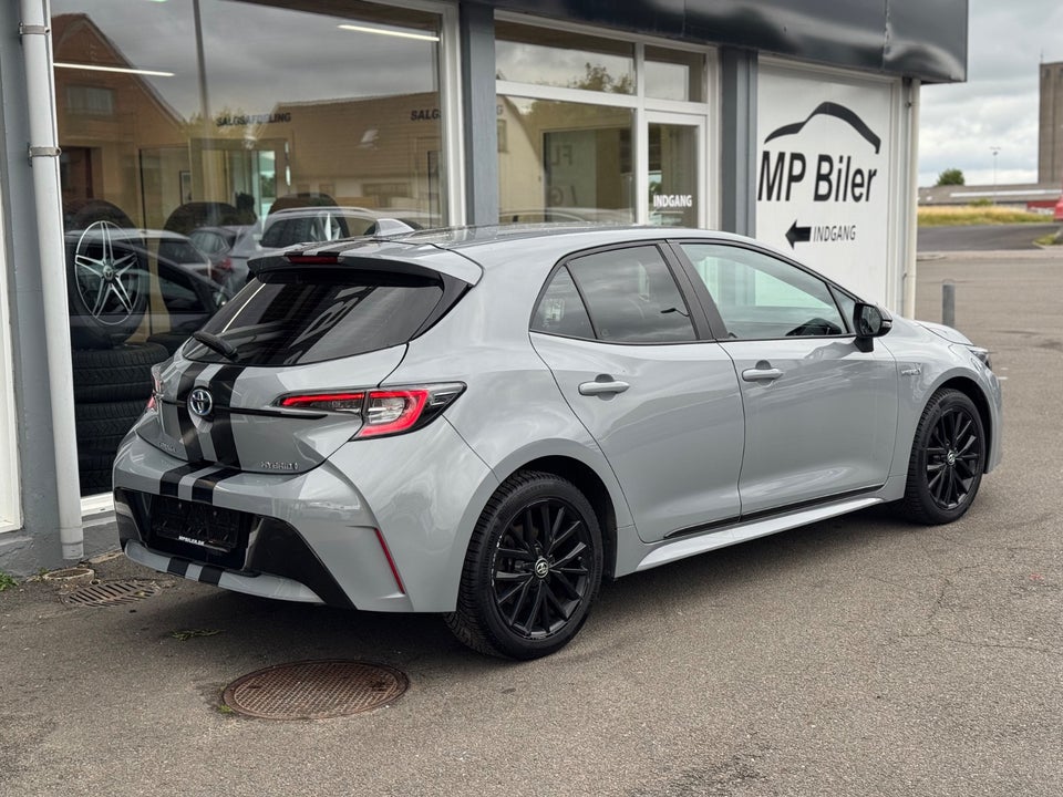 Toyota Corolla 1,8 Hybrid Premium Smart Design MDS 5d