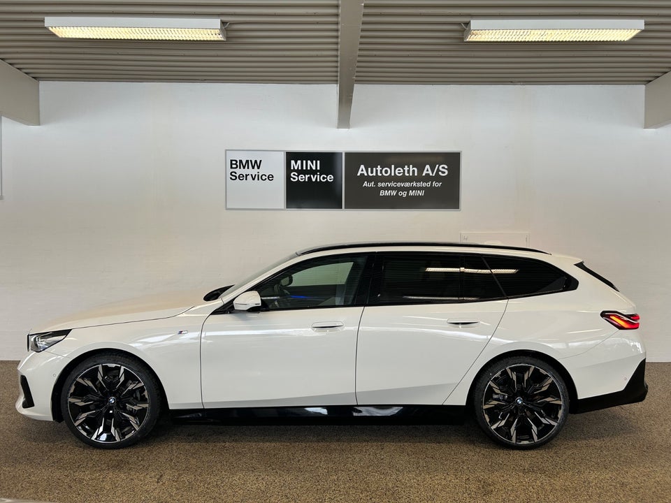 BMW i5 eDrive40 Touring Fully Charged M-Sport 5d
