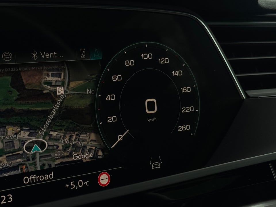 Audi Q8 e-tron 55 S-line quattro 5d