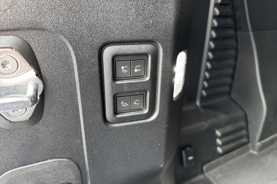 Land Rover Defender 90 3,0 D250 Hard Top X-Dynamic SE aut. Van 3d