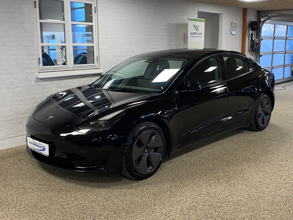 Tesla Model 3 RWD 4d