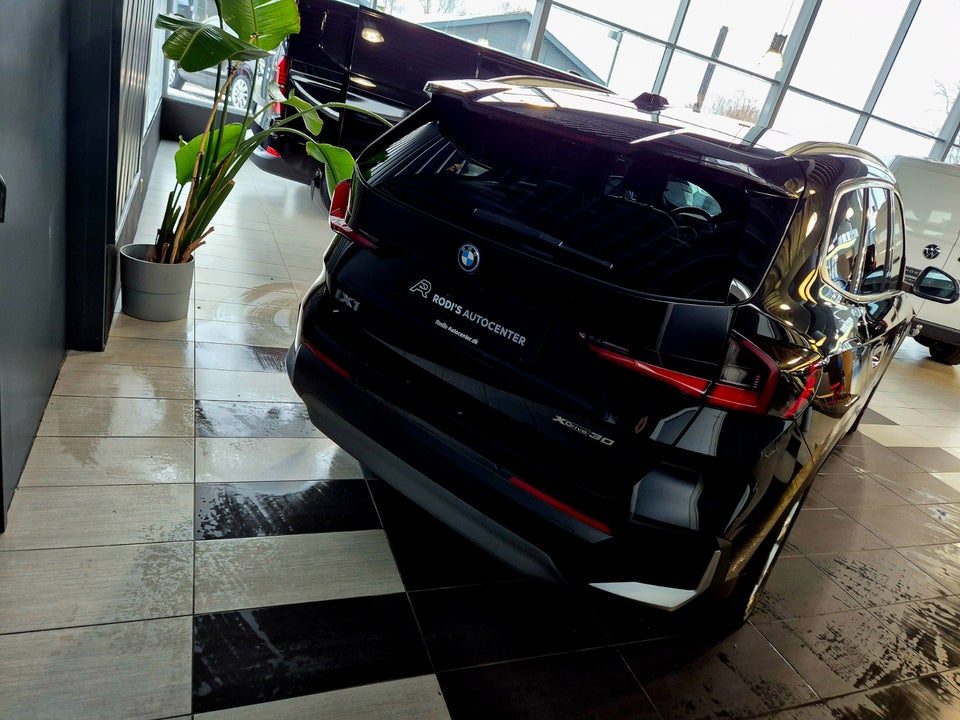 BMW iX1 xDrive30 Fully Charged 5d