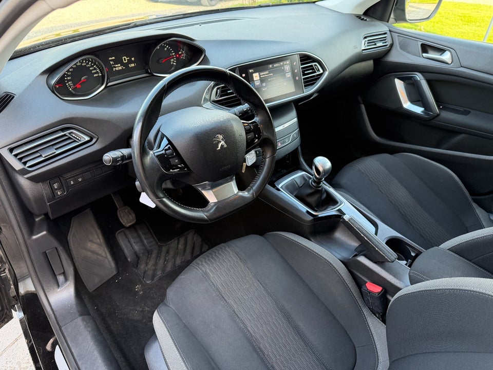 Peugeot 308 1,6 BlueHDi 120 Style SW 5d