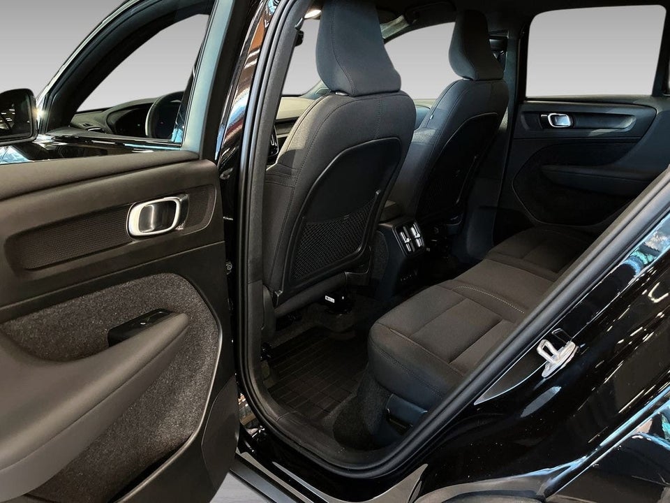 Volvo EX40 Extended Range Plus 5d