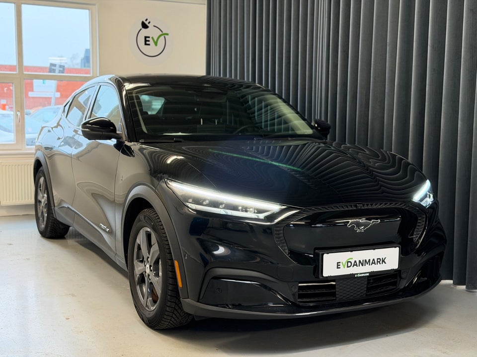 Ford Mustang Mach-E 68 Standard Range 5d