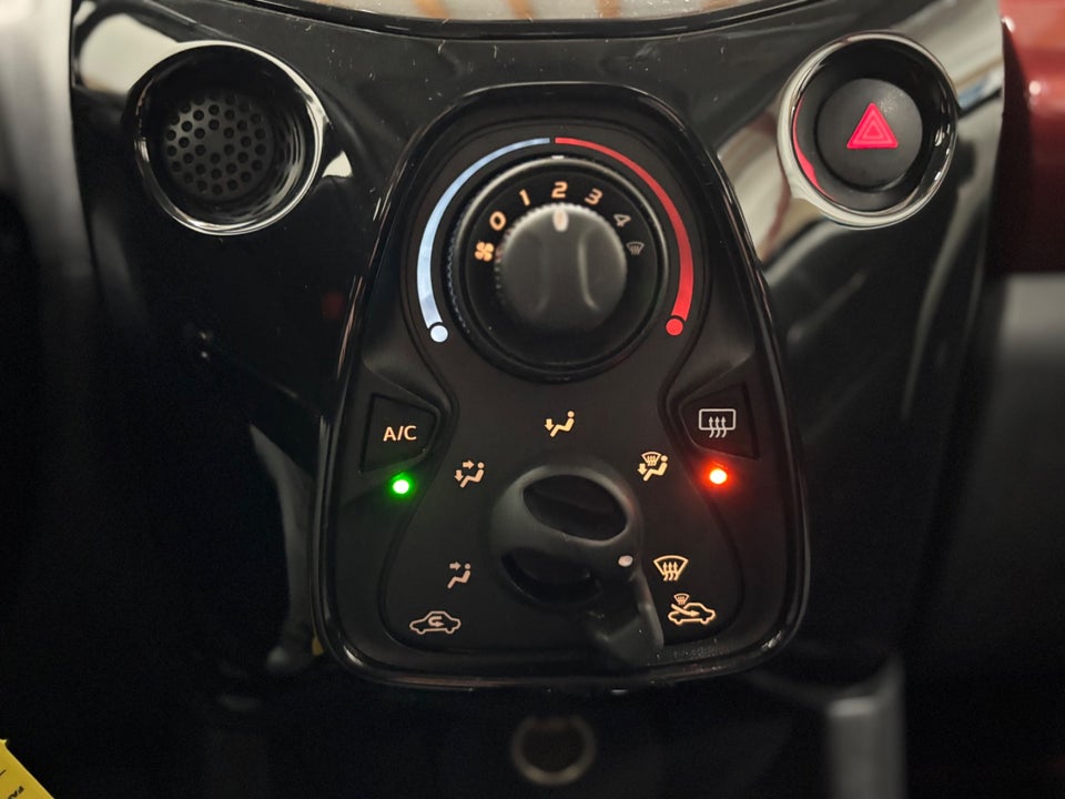 Toyota Aygo 1,0 VVT-i x-pose 5d