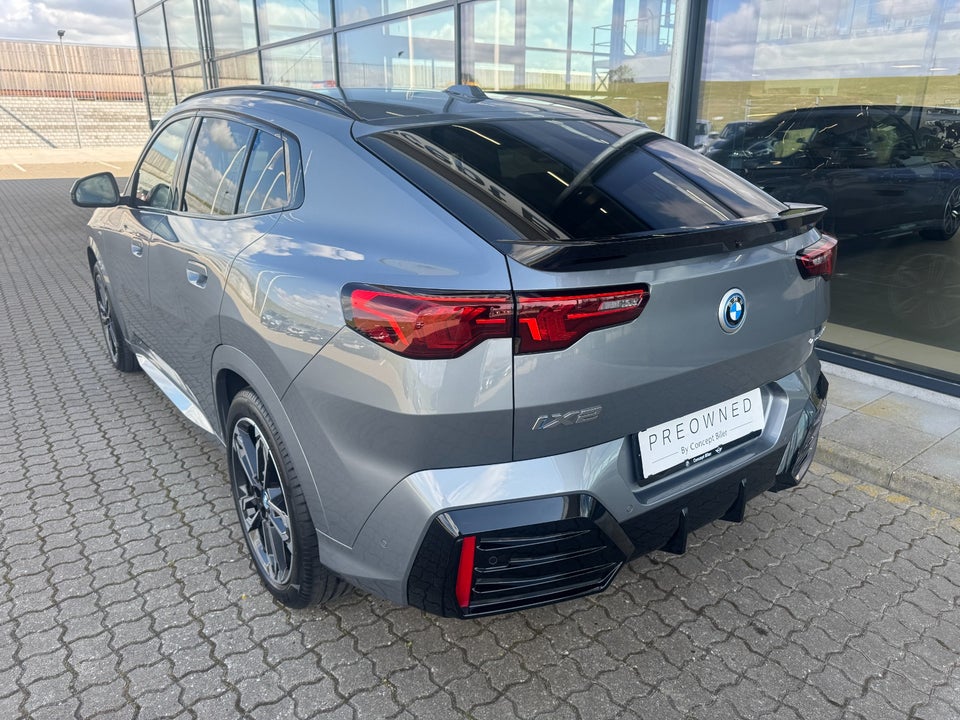 BMW iX2 eDrive20 Fully Charged M-Sport 5d