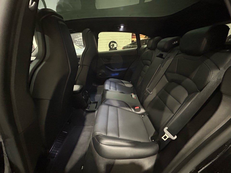 Porsche Taycan Performance+ Sport Turismo 5d