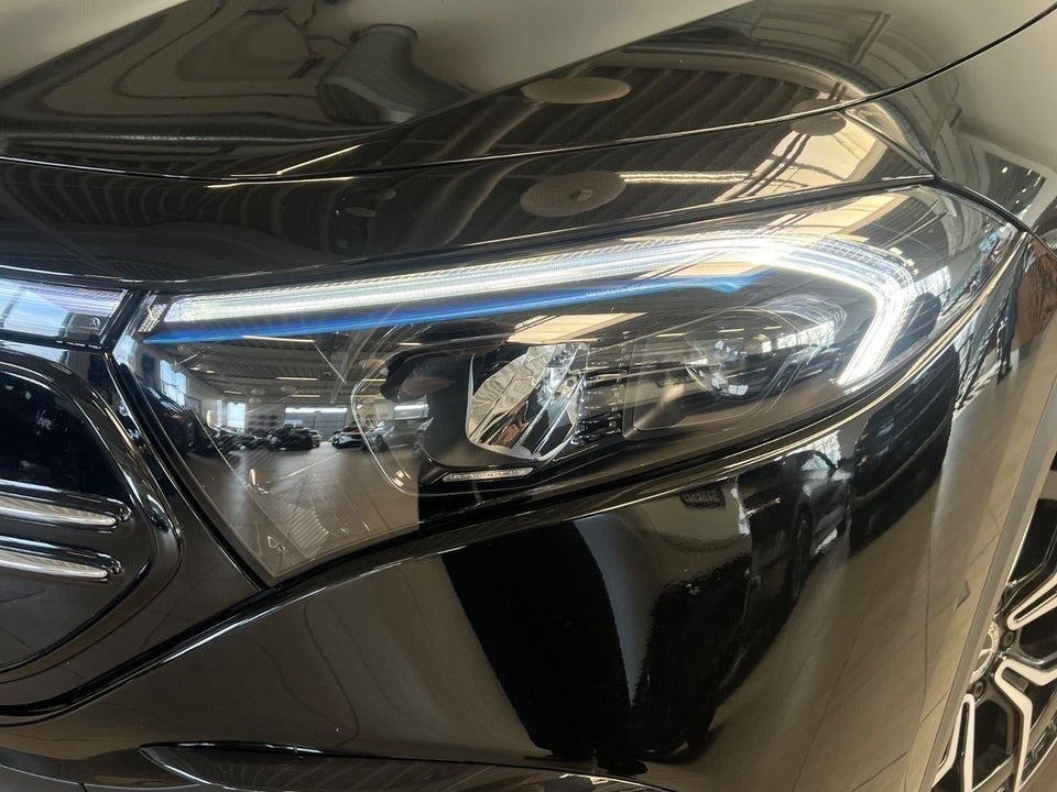 Mercedes EQA300 AMG Line 4Matic 5d