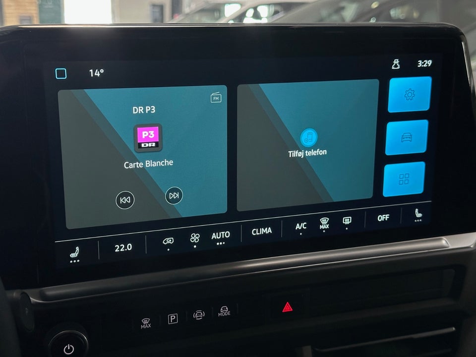 VW e-Caravelle 64 Style SWB