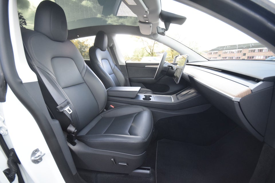 Tesla Model Y RWD 5d